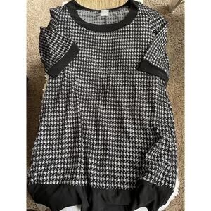 Blu Sage Women’s Sz XL Black & White Design Dress. Flattering, Pretty